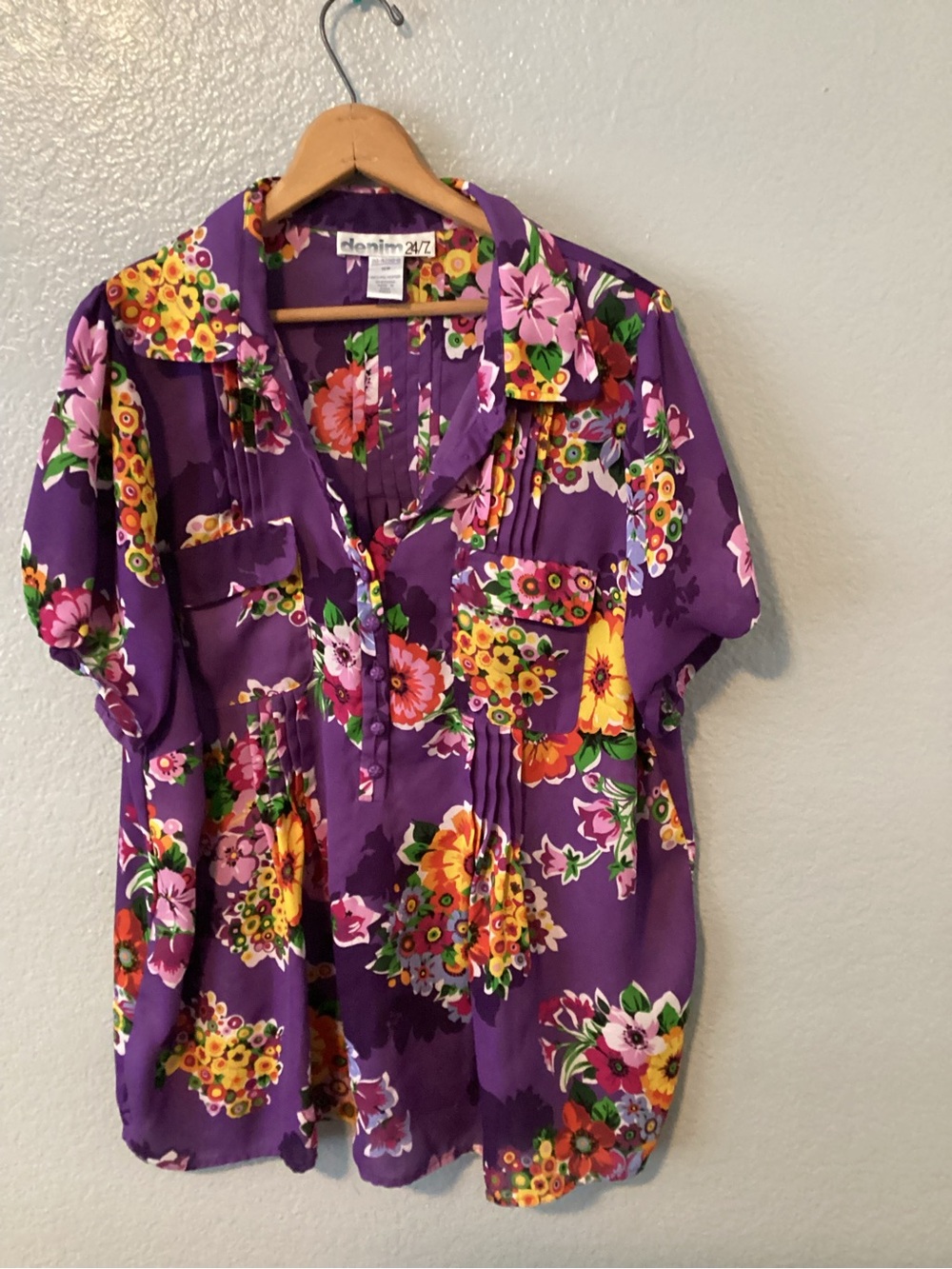 Denim 24/7 Purple Floral Short-Sleeve Blouse